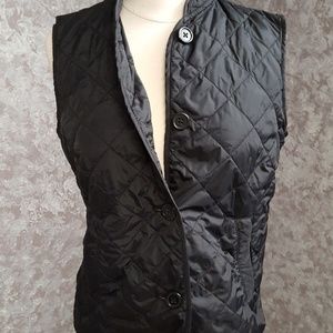 GAP Black Light Weight Quilted Vest Small